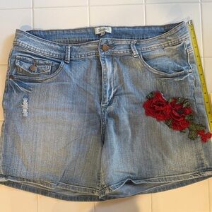 Zengbia Light Blue Jean Shorts with Red Embroidery